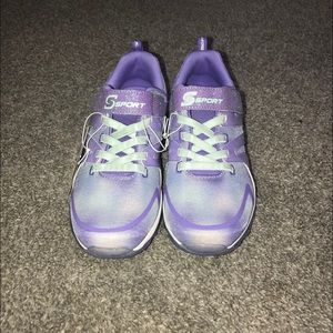 Kids Purple running shoes